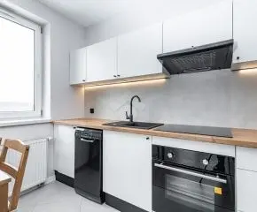 Trzypokojowe mieszkanie z balkonem i piwnicą – Kraków