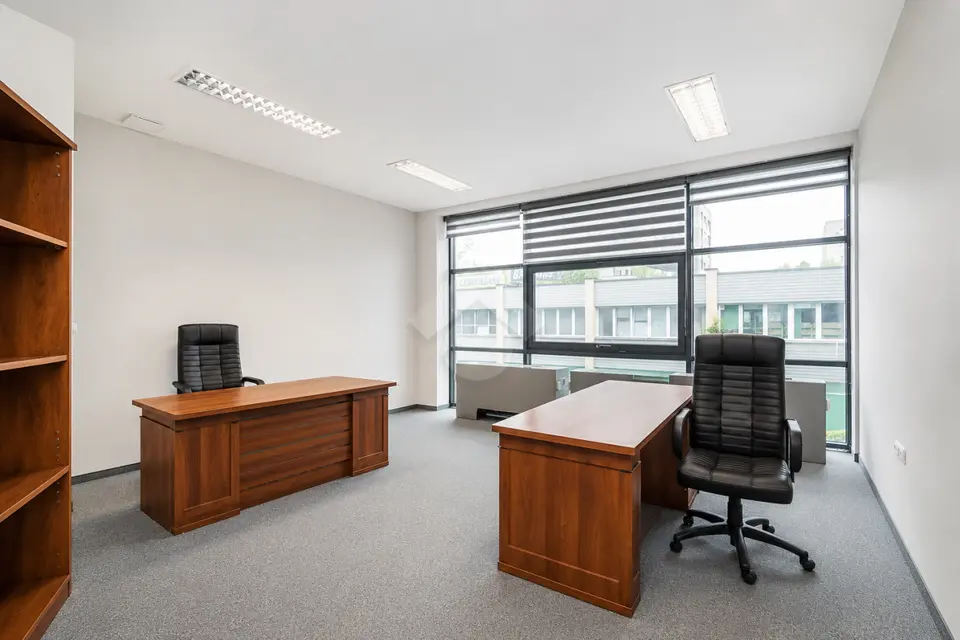 Kraków – 454 m² powierzchni biurowej | 11 pokoi