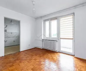Kawalerka z oddzielną kuchnią do własnej aranżacji | Kurdwanów – Kraków