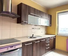 Przewóz | 1 pokój | 34 m² | 3 piętro | do remontu – Kraków